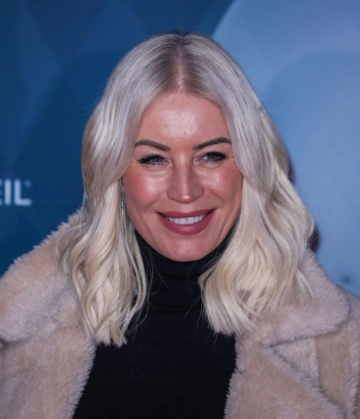 Denise Van Outen, 50 picture 2 of 3
