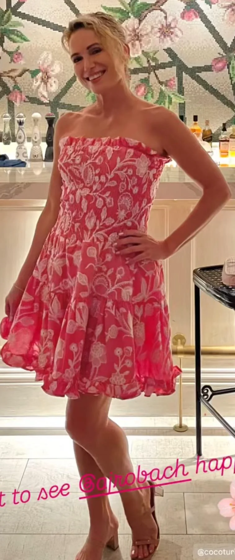 Amy Robach, 52 picture 1 of 1