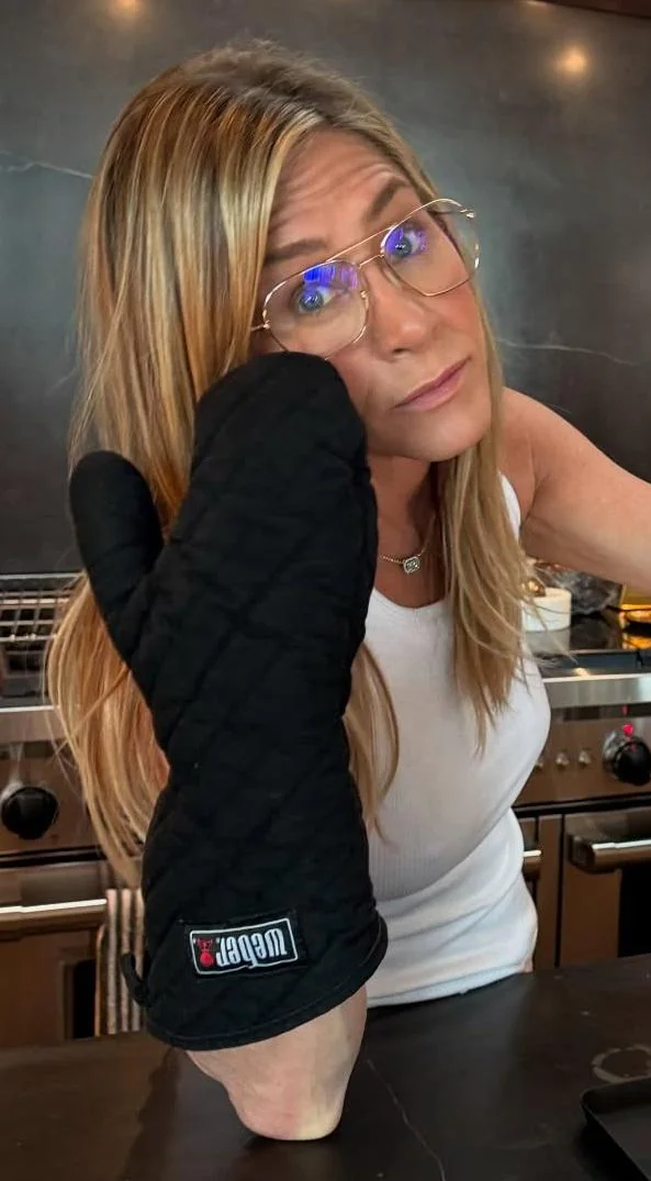 Jennifer Aniston, 56 picture 1 of 1