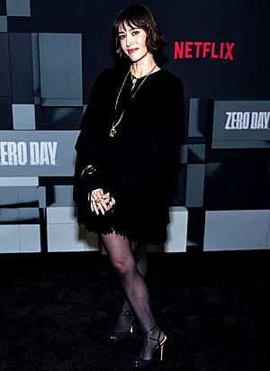 Lizzy Caplan, 42'