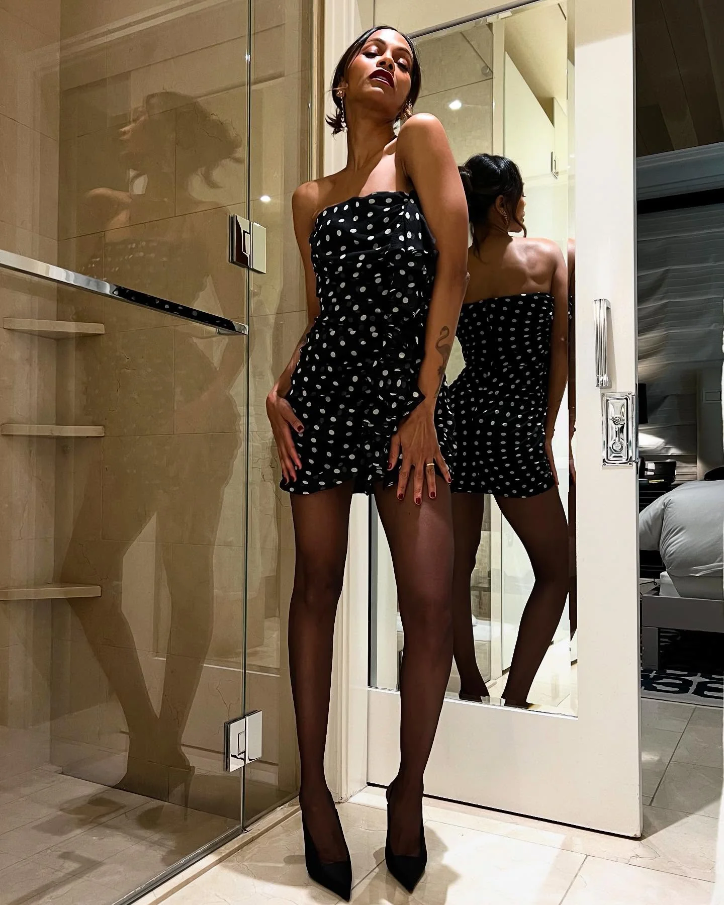 Zoe Saldana, 46 picture 1 of 2