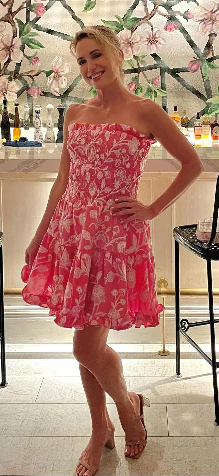 Amy Robach, 52 picture 1 of 1