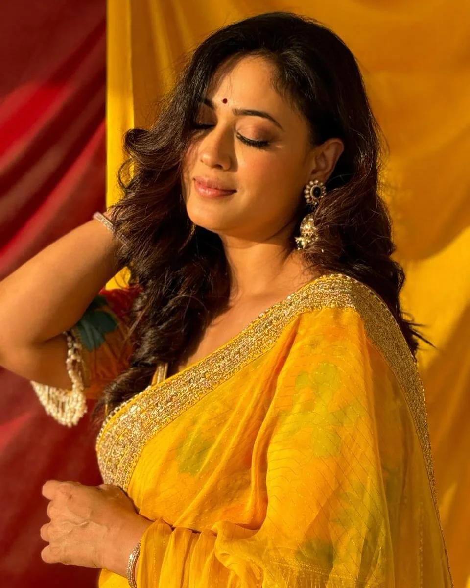 Shweta Tiwari, 44 picture 2 of 4