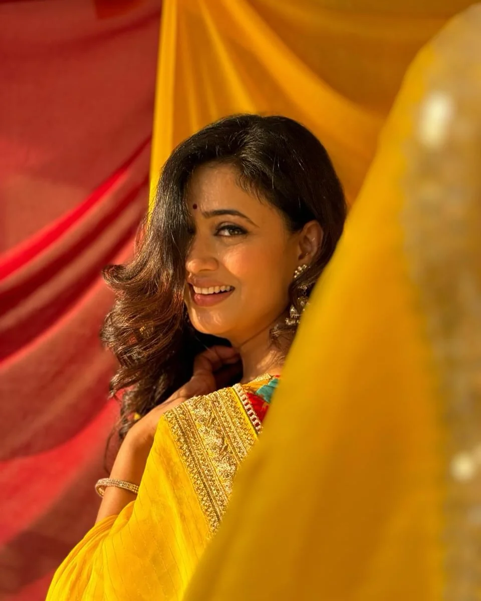 Shweta Tiwari, 44 picture 4 of 4