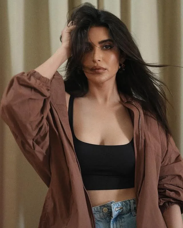 Karishma Tanna, 41 picture 6 of 6