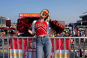 Heidi Gardner, 41'