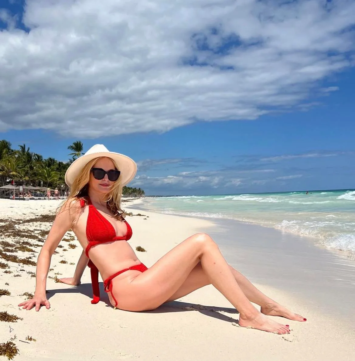 Heather Graham, 55 picture 3 of 9