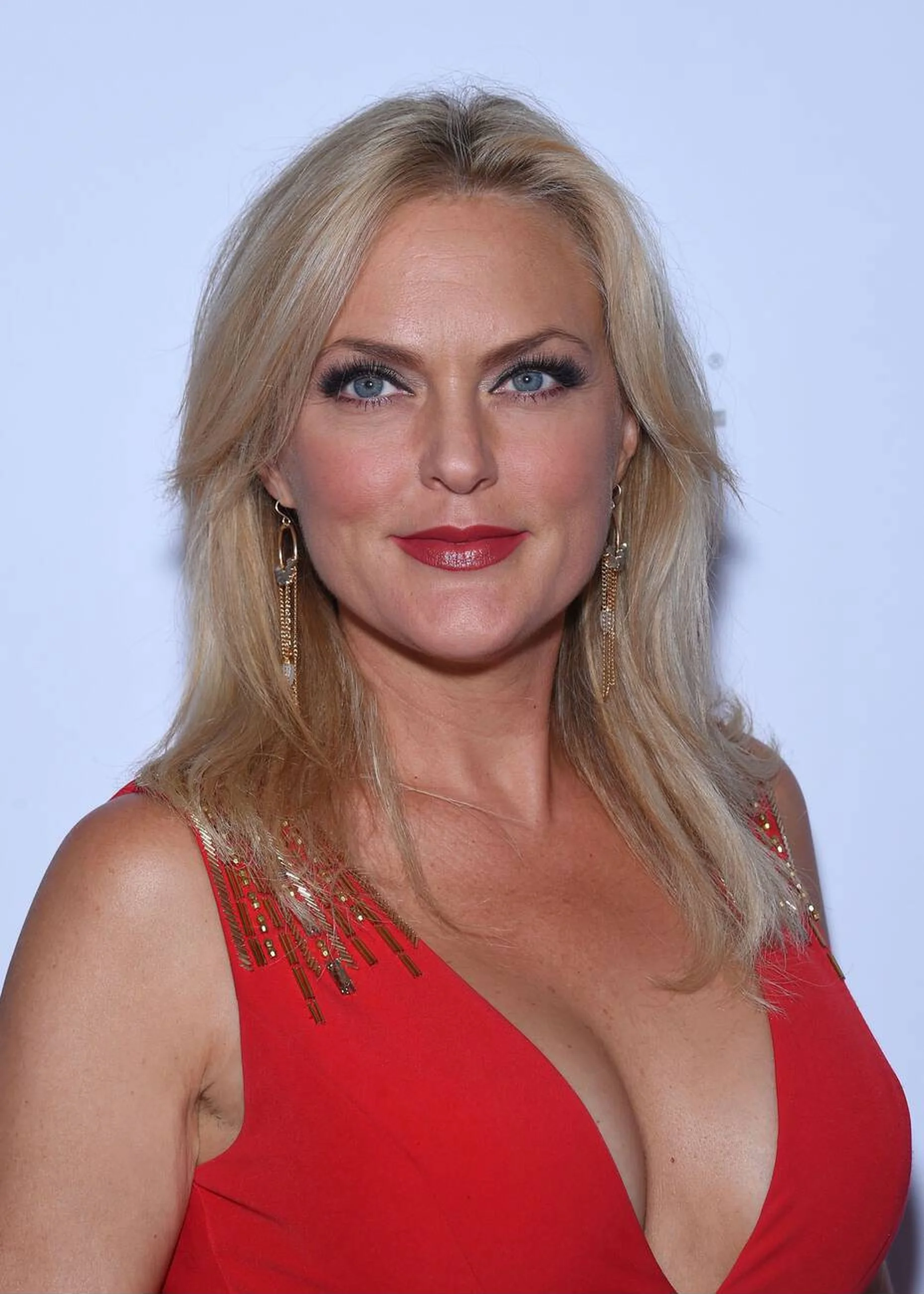 Elaine Hendrix, 44 picture 4 of 4