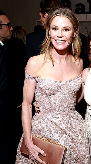 Julie Bowen, 54'