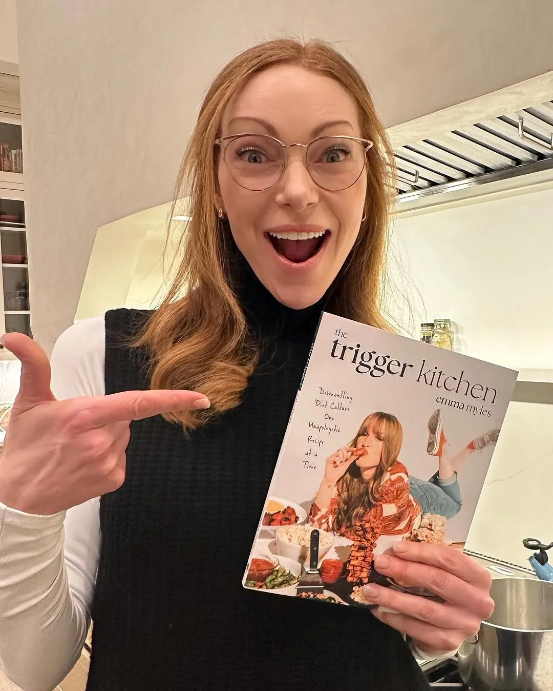 Laura Prepon, 44 picture 1 of 2