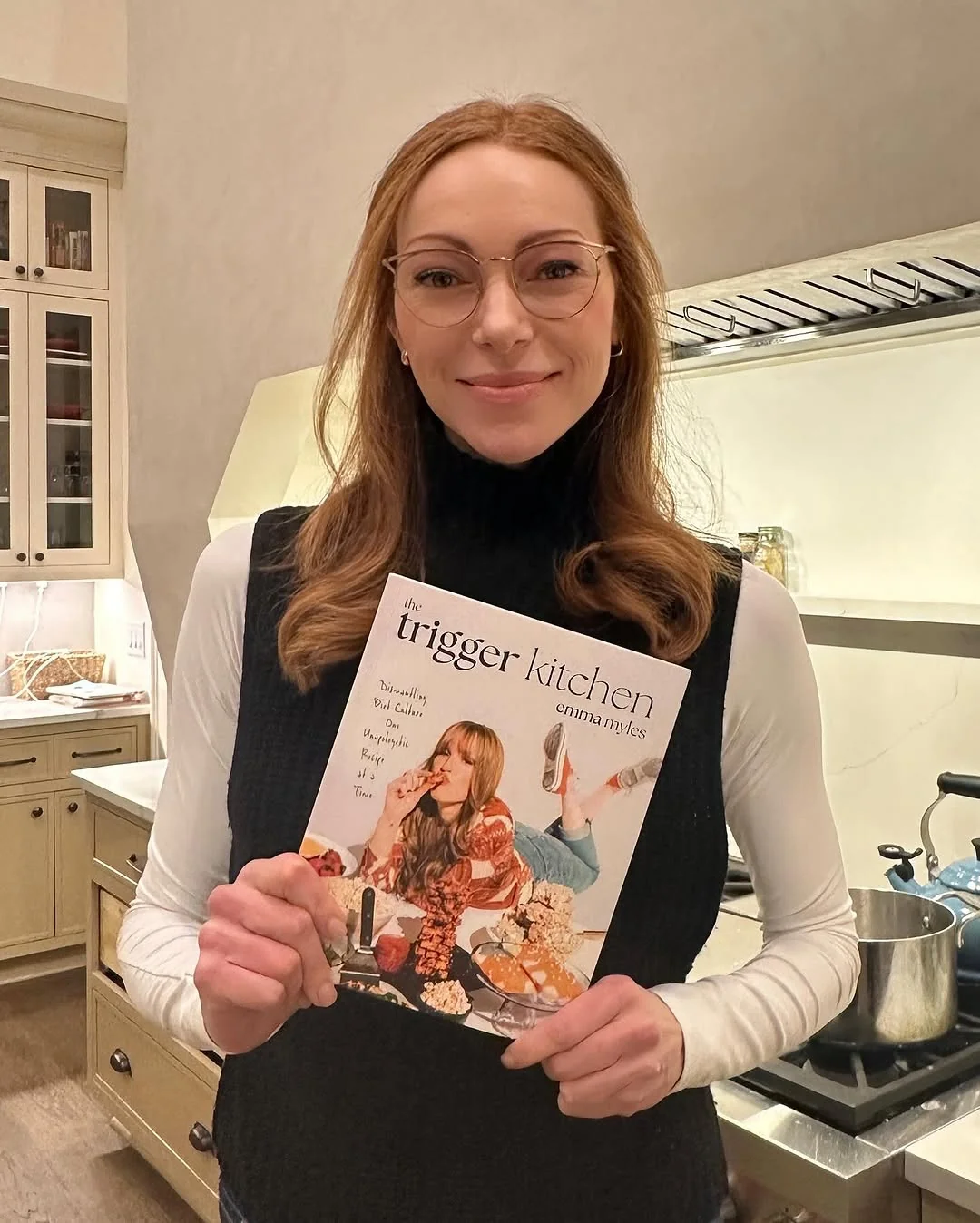 Laura Prepon, 44 picture 2 of 2