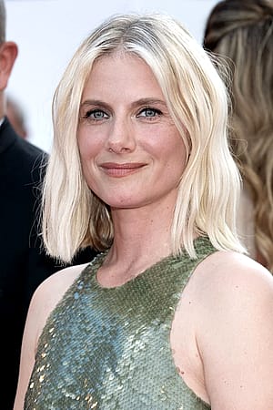 Mélanie Laurent, 42'