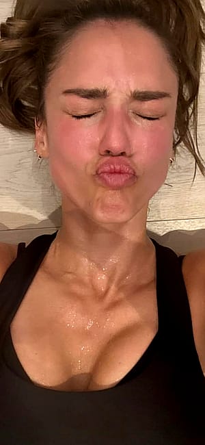 Jessica Alba, 43'