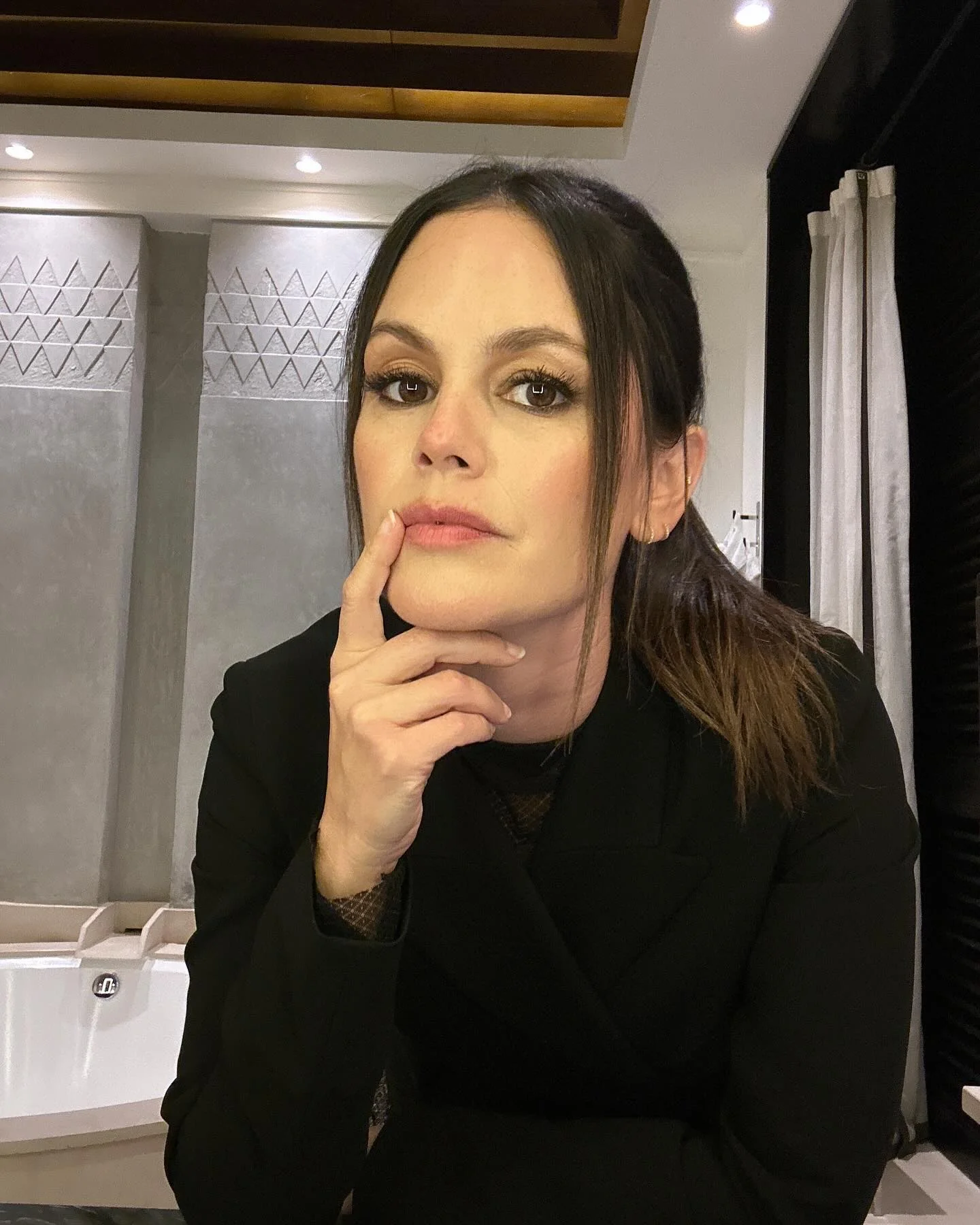 Rachel Bilson, 43 picture 2 of 2