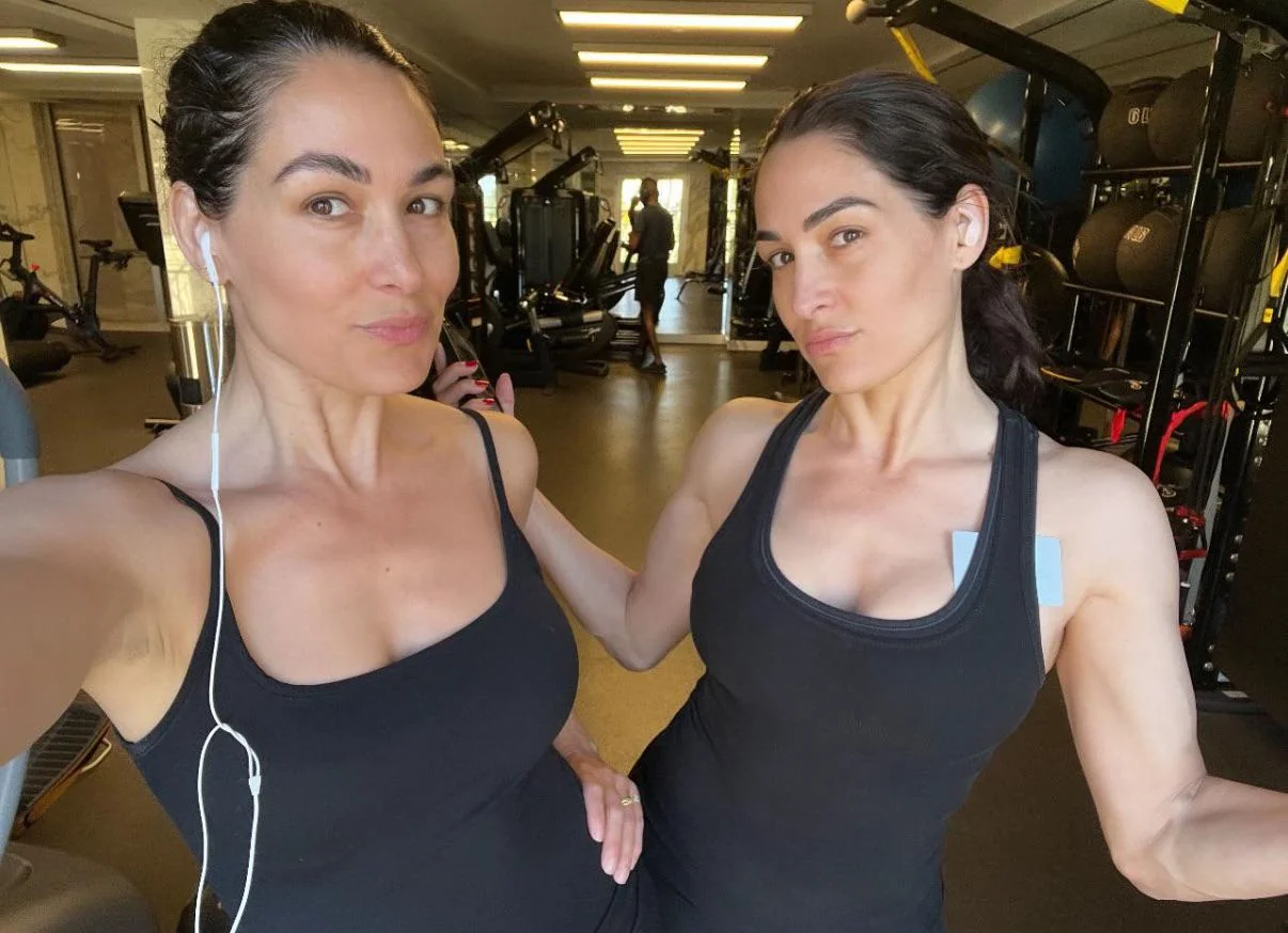 Brie and Nikki Garcia, 41 picture 1 of 1