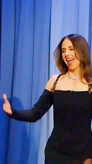 Alison Brie, 40'