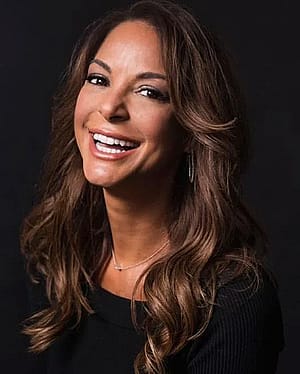 Eva Larue, 58'