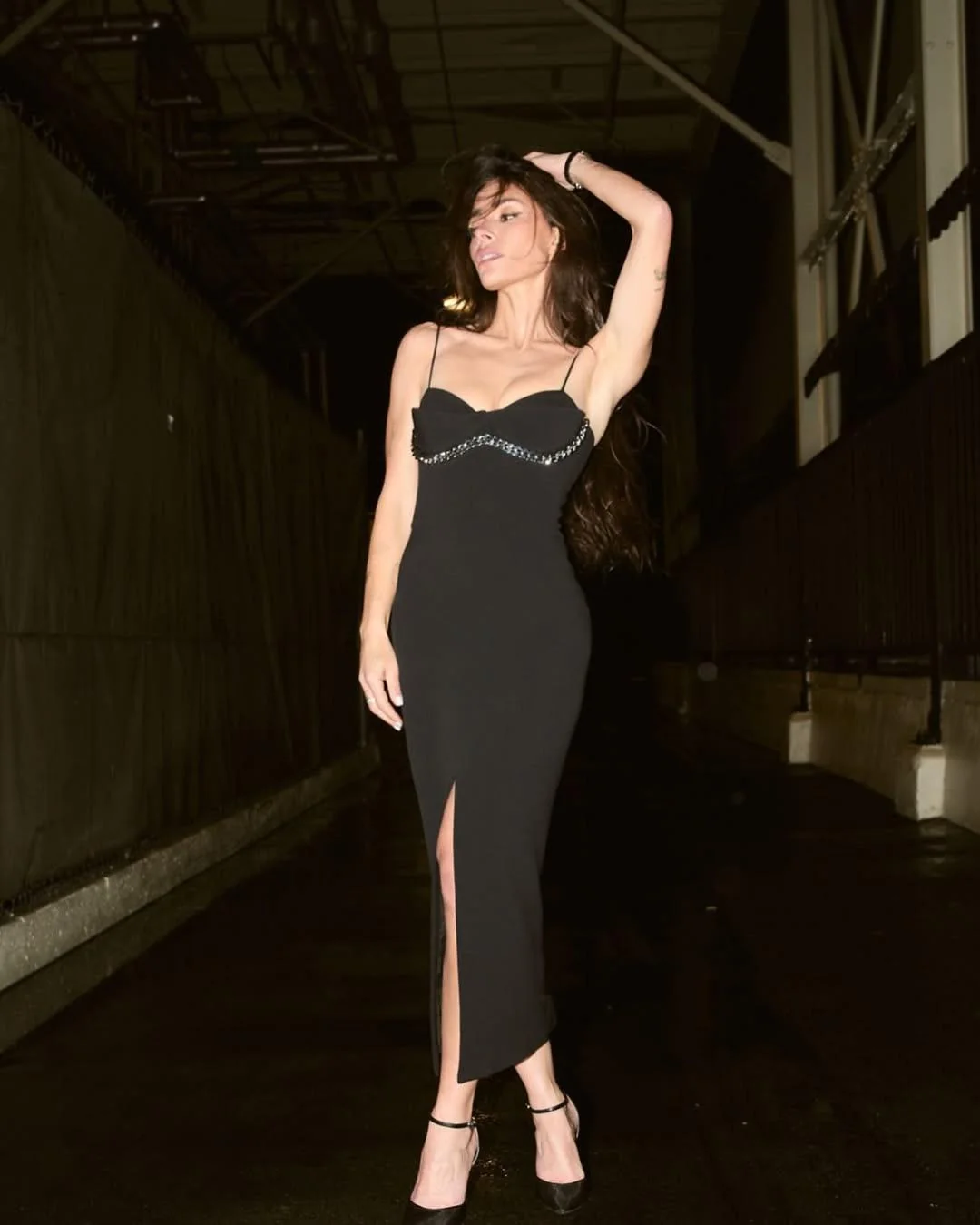 Sarah Shahi, 45 picture 3 of 10