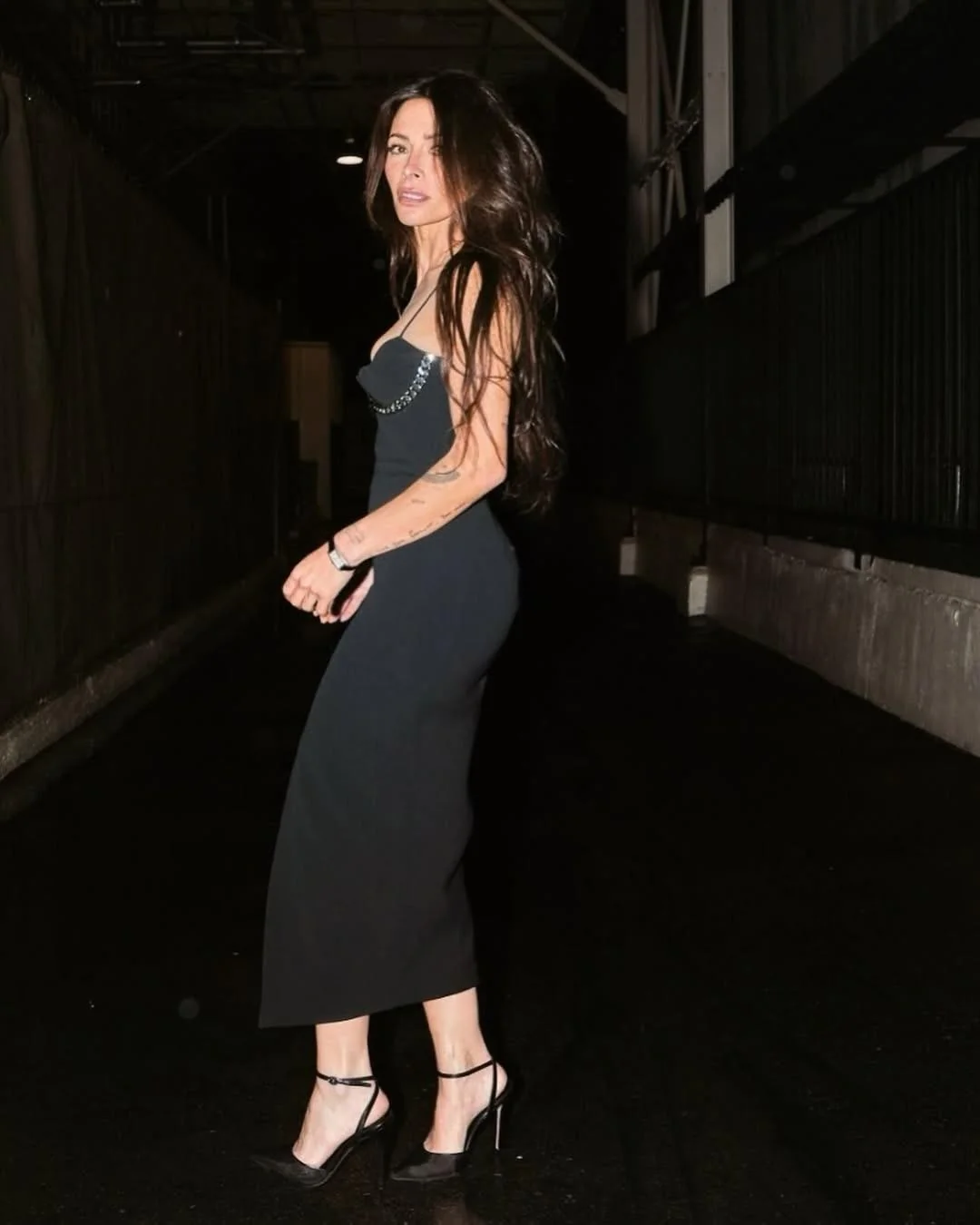 Sarah Shahi, 45 picture 6 of 10