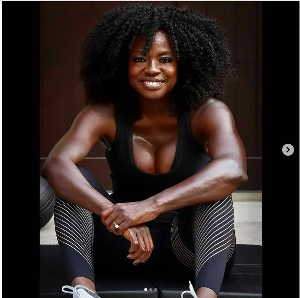 Viola Davis, 55 picture 1 of 2