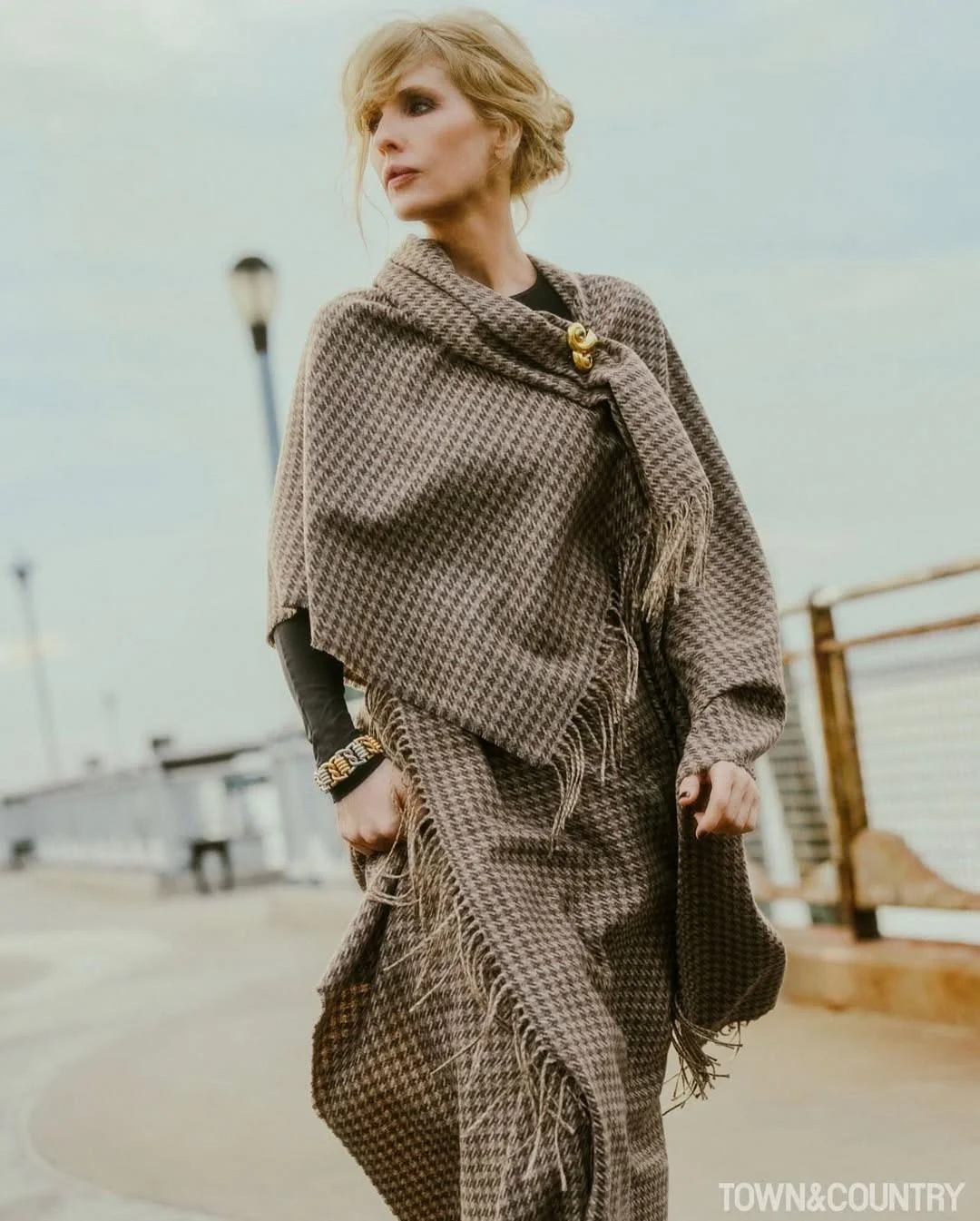 Kelly Reilly, 47 picture 2 of 6