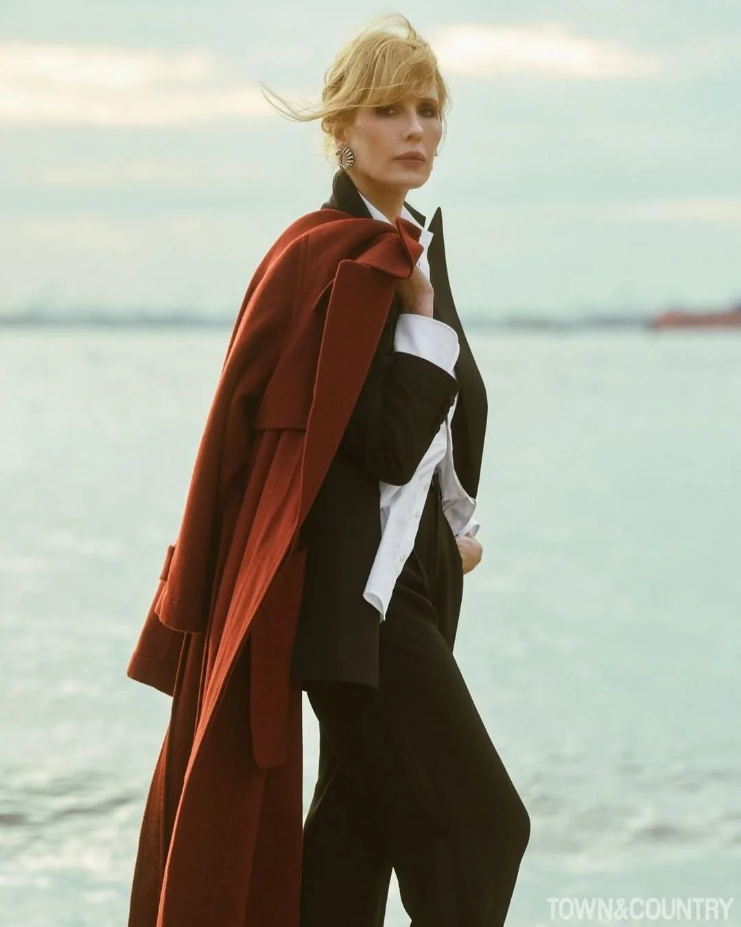 Kelly Reilly, 47 picture 6 of 6