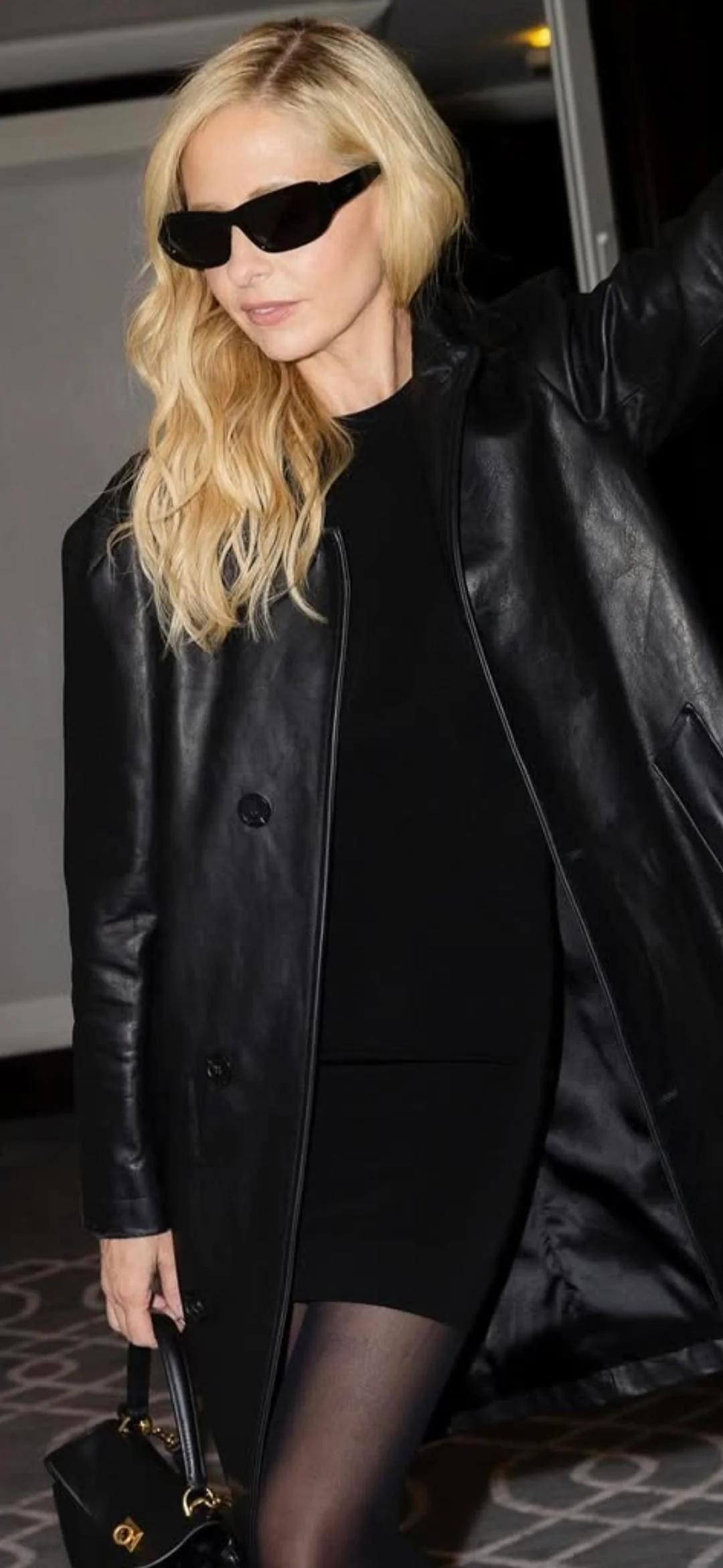 Sarah Michelle Gellar, 47 picture 2 of 2