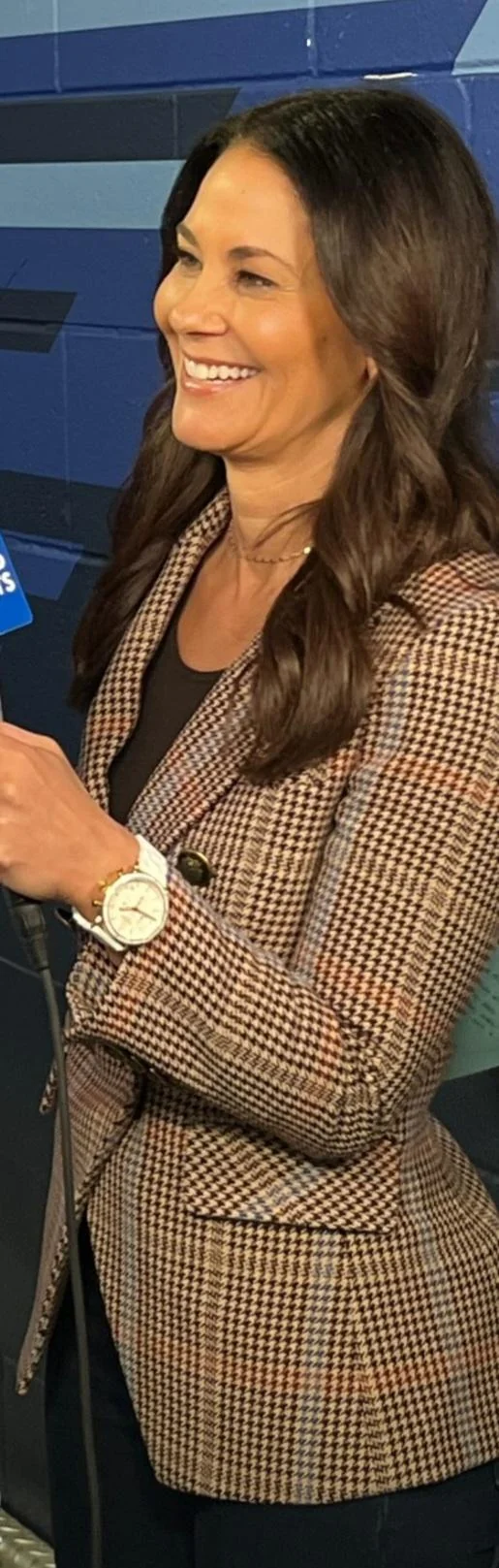 Tracy Wolfson, 50 picture 1 of 5