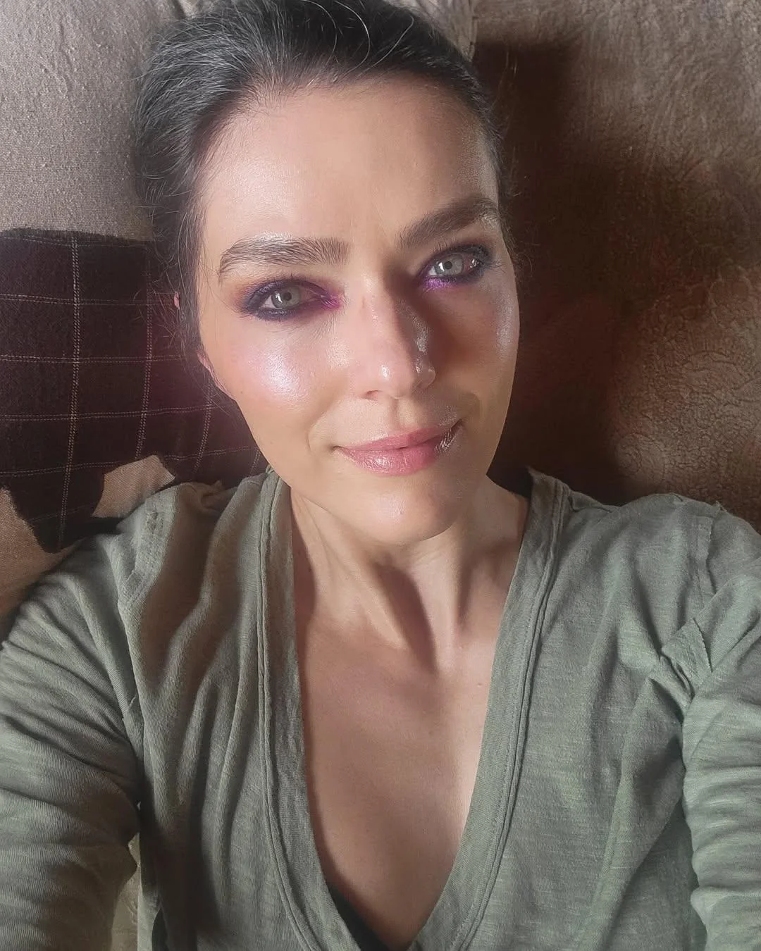 Adrianne Curry, 40 picture 1 of 1