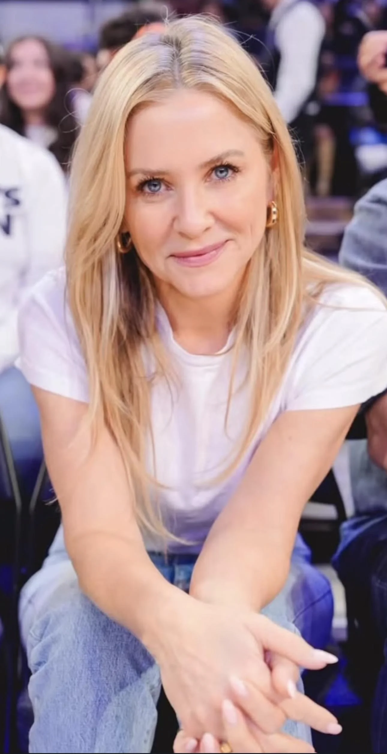Jessica Capshaw, 48 picture 1 of 1