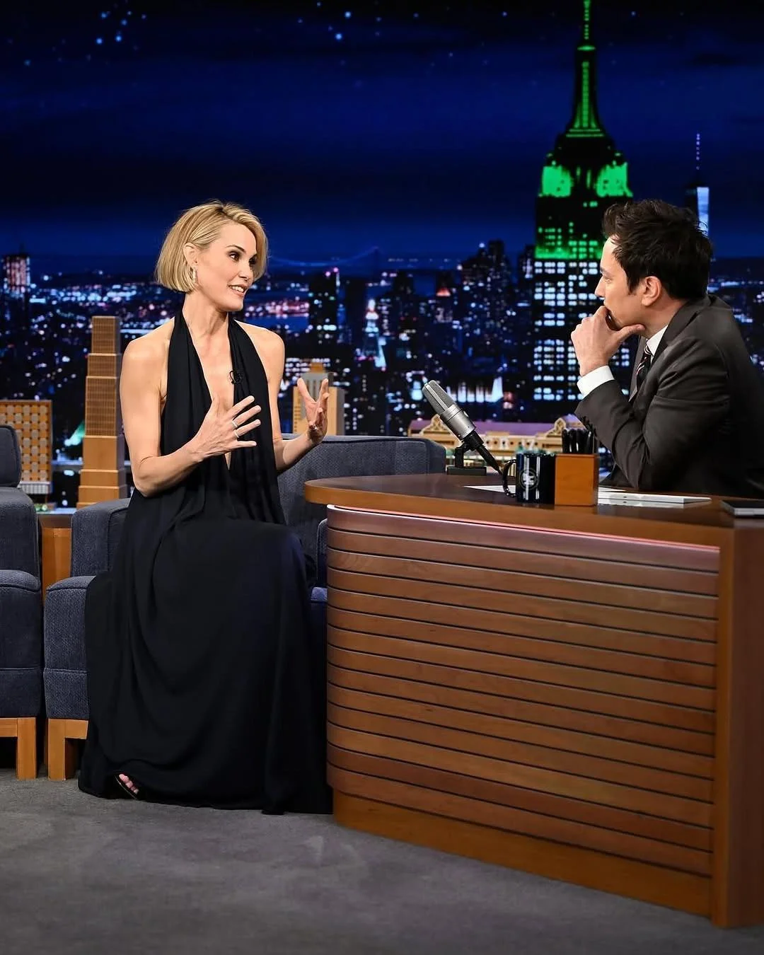 Leslie Bibb, 50 picture 1 of 5