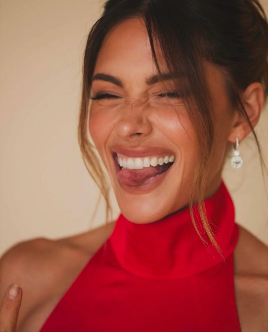 Sarah Shahi, 44 picture 3 of 10
