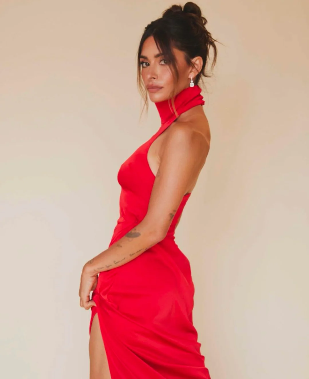 Sarah Shahi, 44 picture 5 of 10