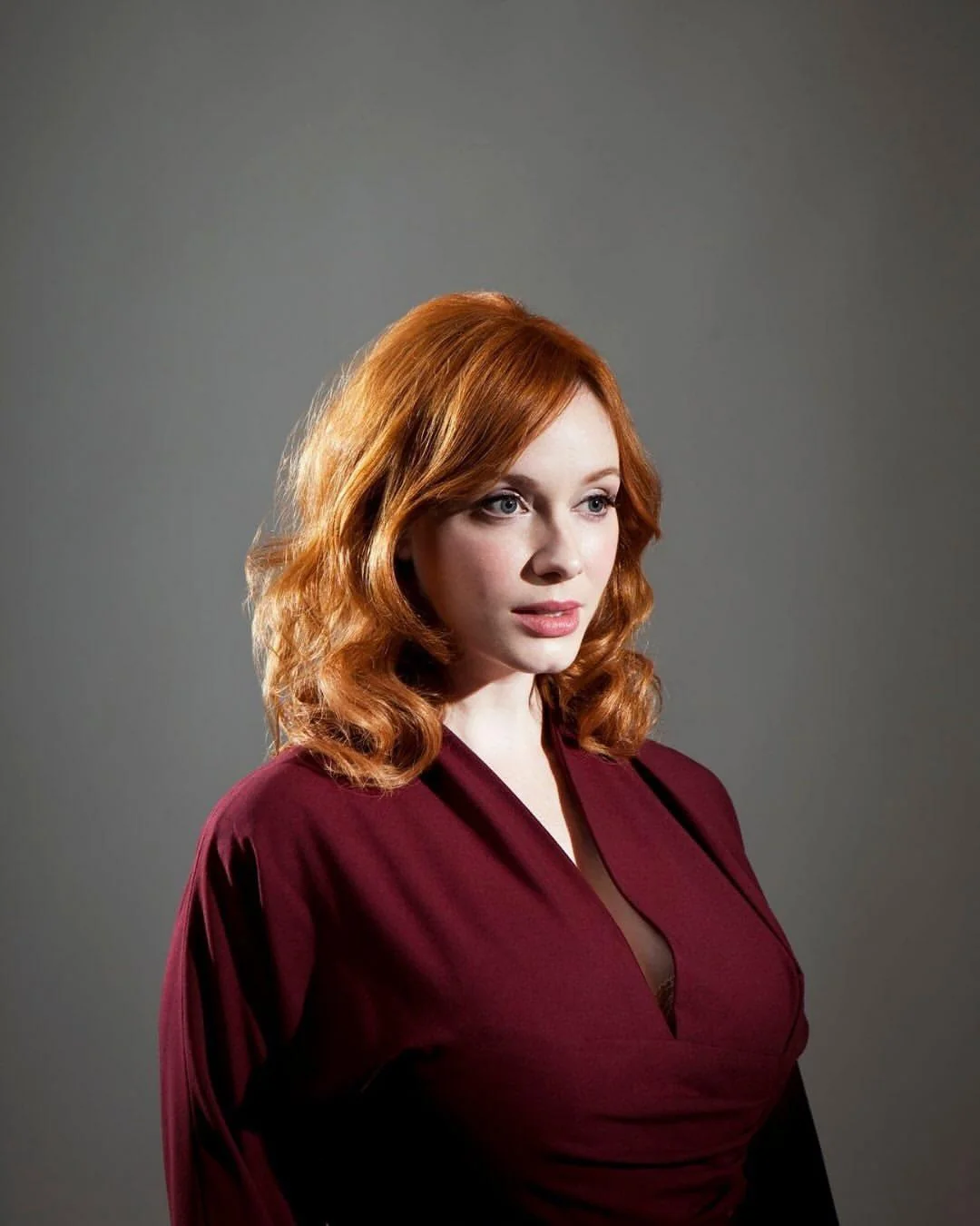 Christina Hendricks, 49 picture 2 of 3