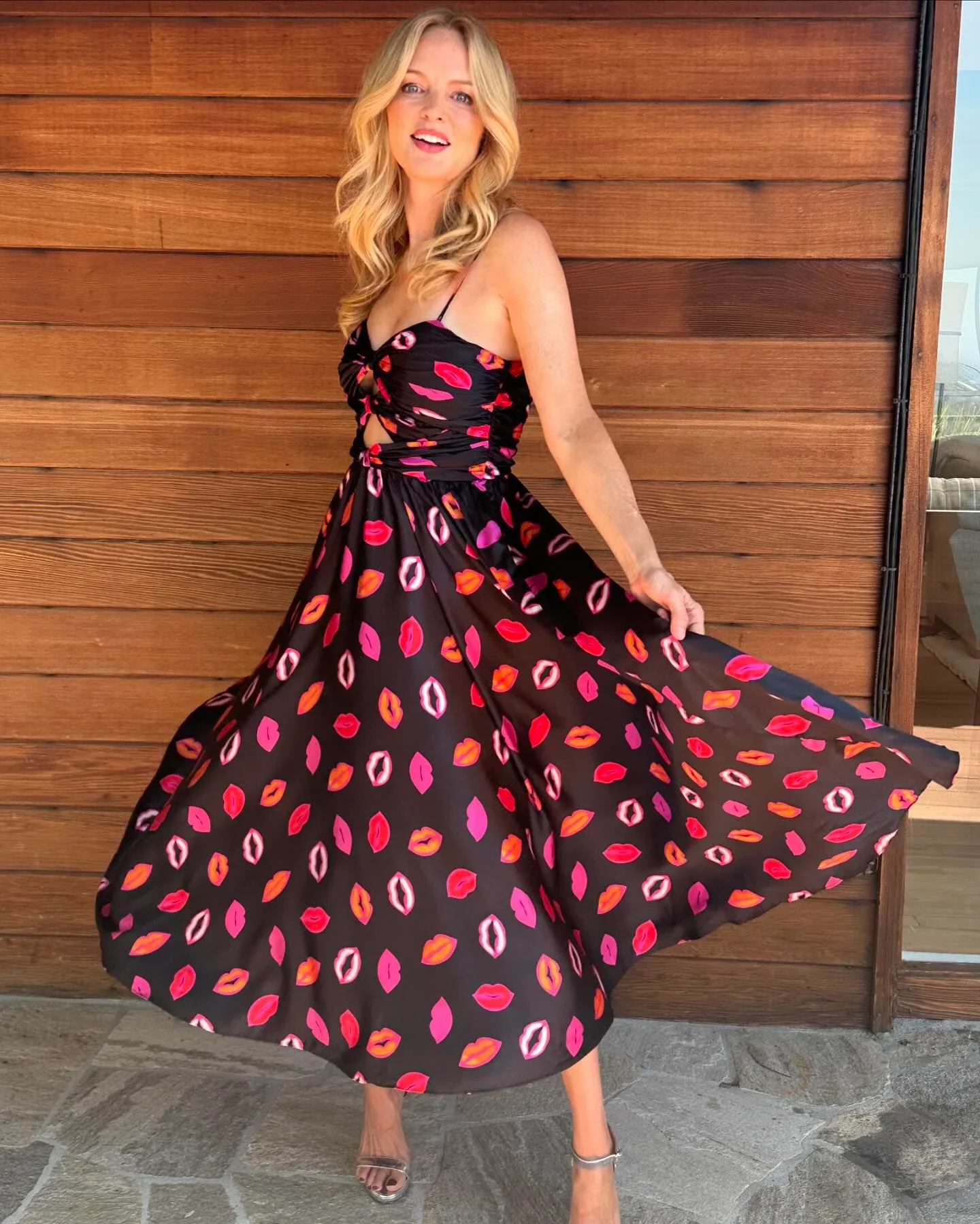 Heather Graham, 54 picture 5 of 6