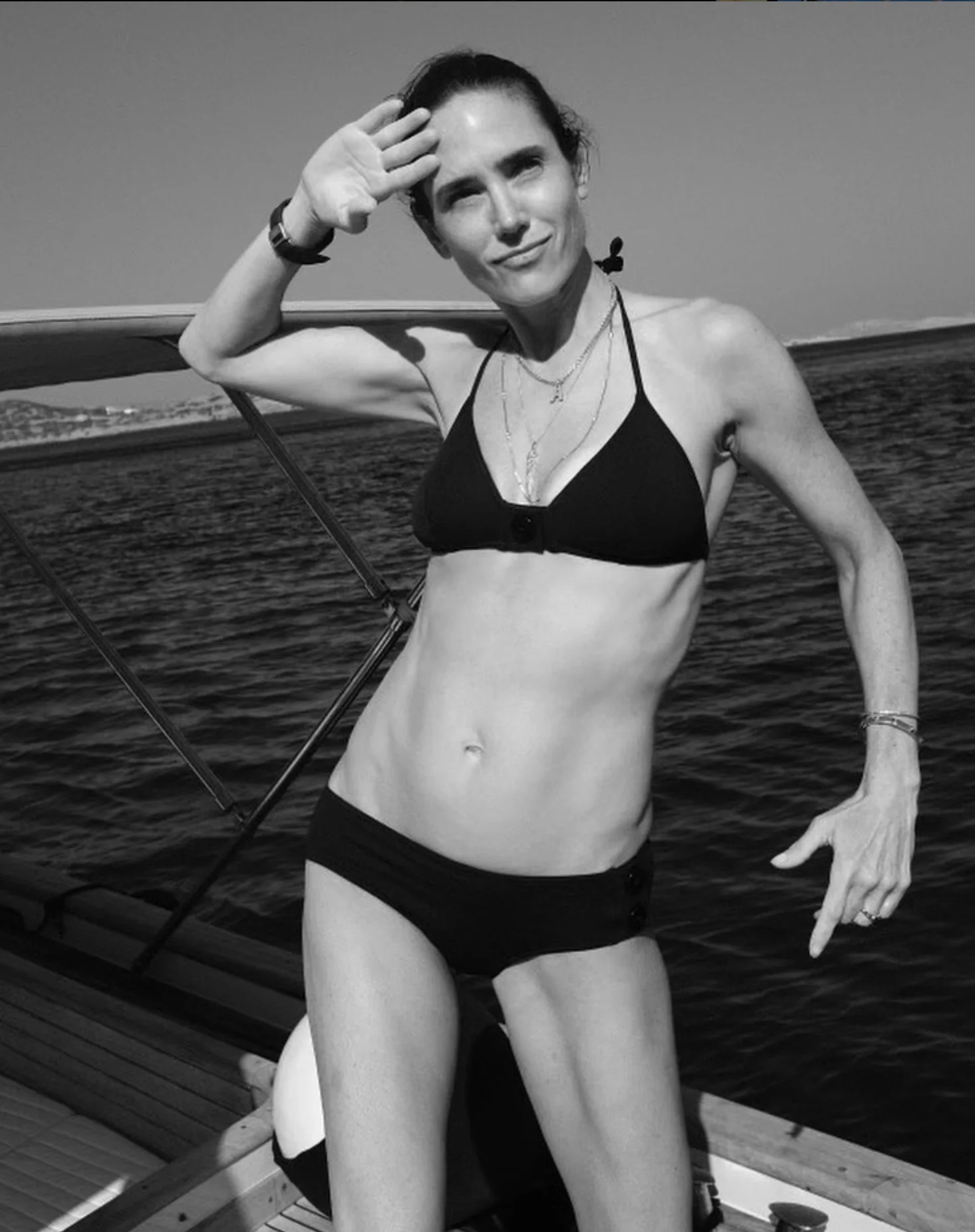Jennifer Connelly, 53 picture 1 of 3