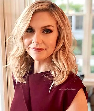 Rhea Seehorn, 52'