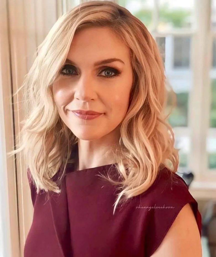 Rhea Seehorn, 52 picture 1 of 2