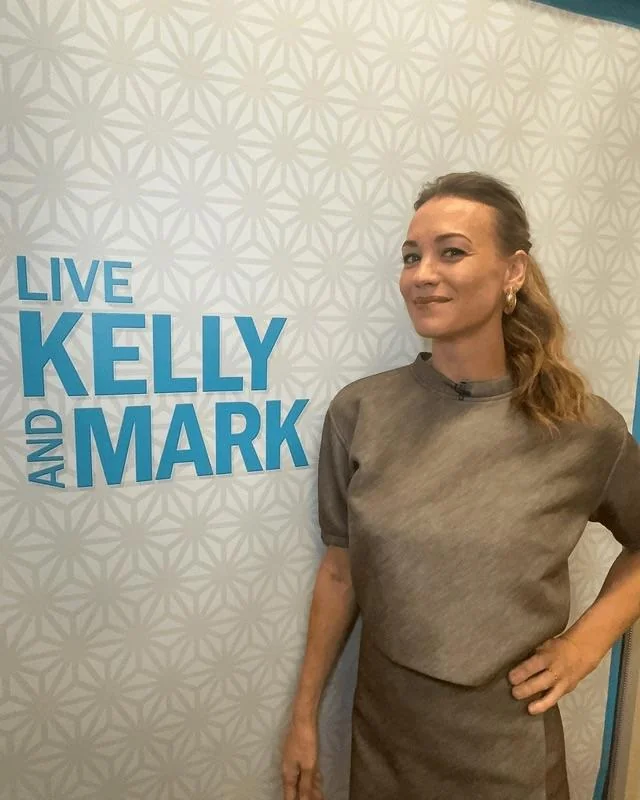 Yvonne Strahovski, 41 picture 3 of 4