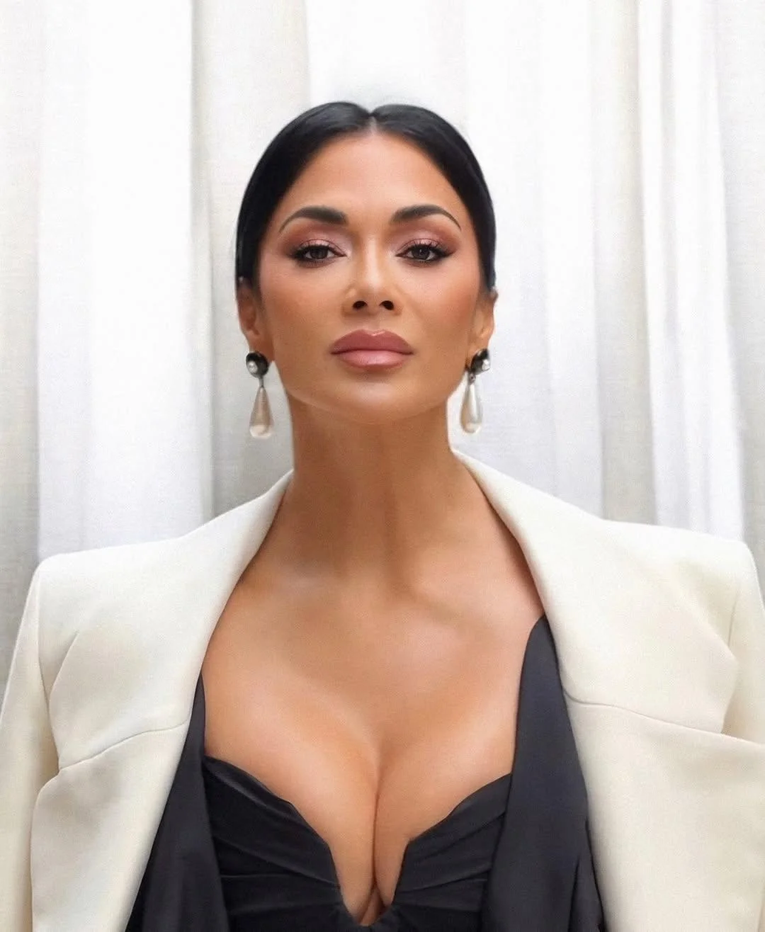 Nicole Scherzinger, 46 is a busty beauty at the 2025 Carolina Herrera Fashion Show in New York City picture 1 of 5