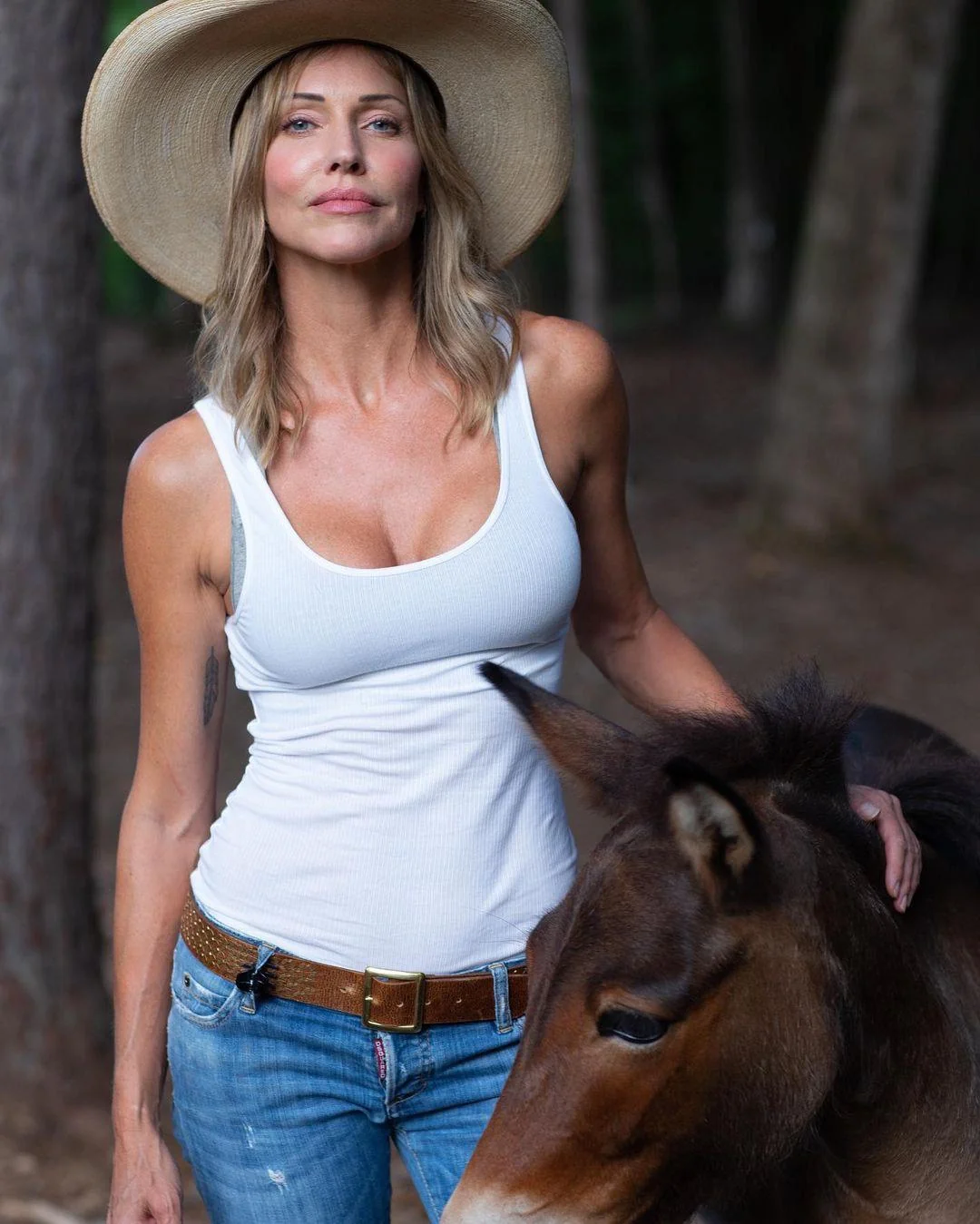 Tricia Helfer, 50 picture 1 of 1