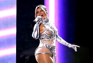 Nelly Furtado, 45'