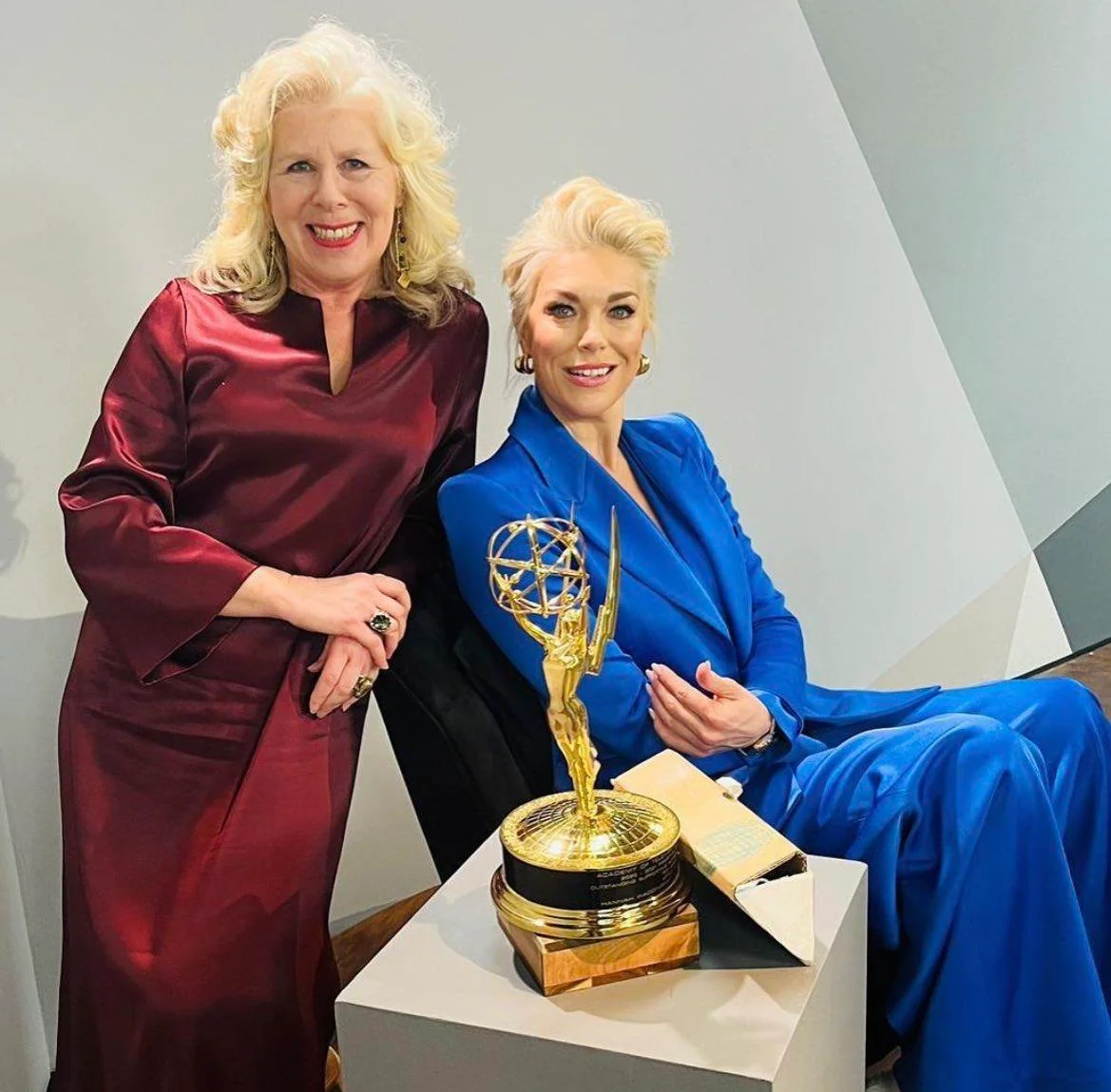 Hannah Waddingham, 50 picture 2 of 3