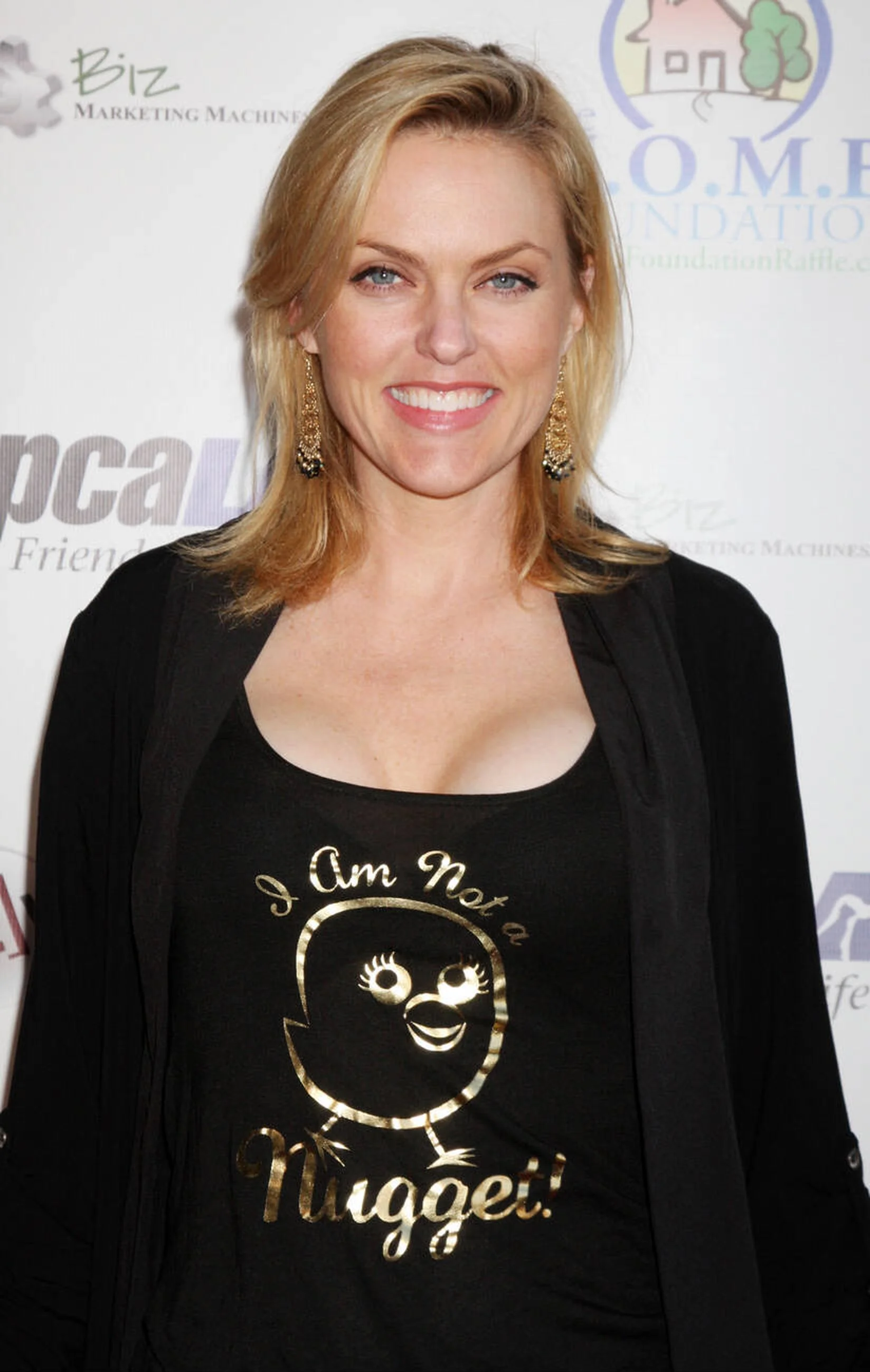 Elaine Hendrix, 40 picture 3 of 4