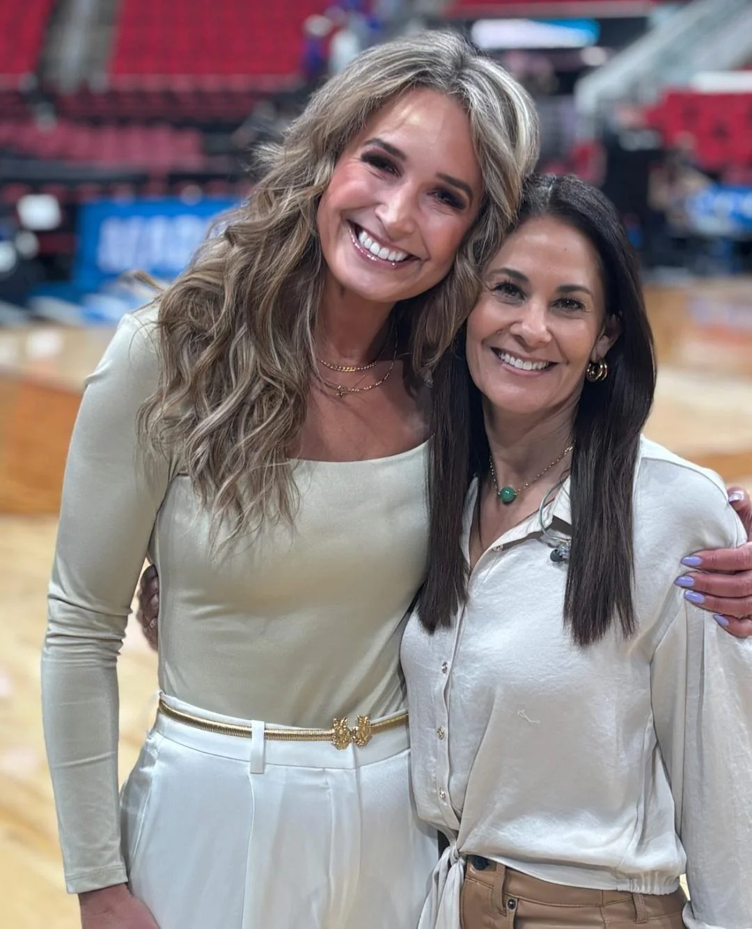 Sarah Kustok, 43 and Tracy Wolfson, 50 picture 3 of 4