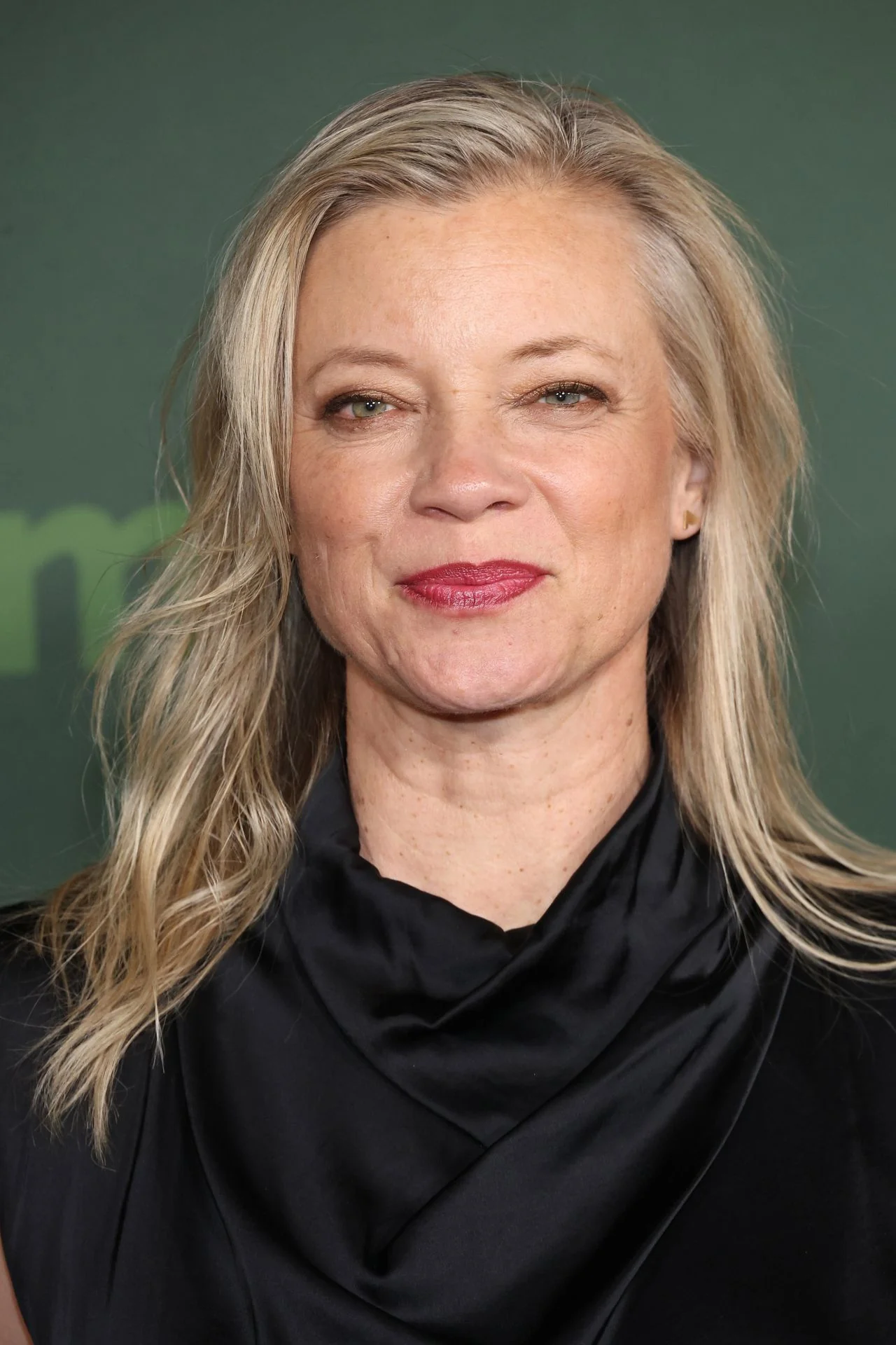 Amy Smart, 48 picture 2 of 2
