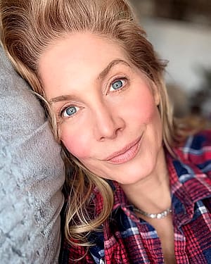 Elizabeth Mitchell, 54'