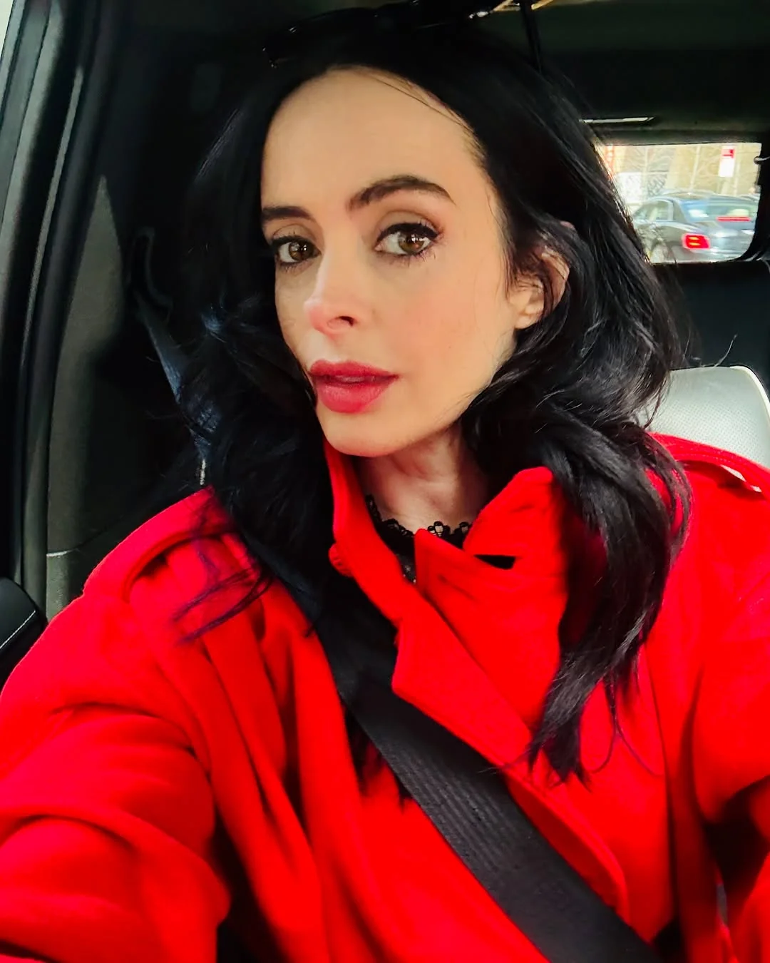Krysten Ritter, 43 picture 2 of 6