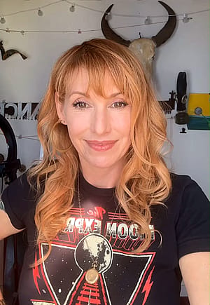 Kari Byron, 49'