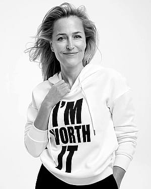 Gillian Anderson, 56'